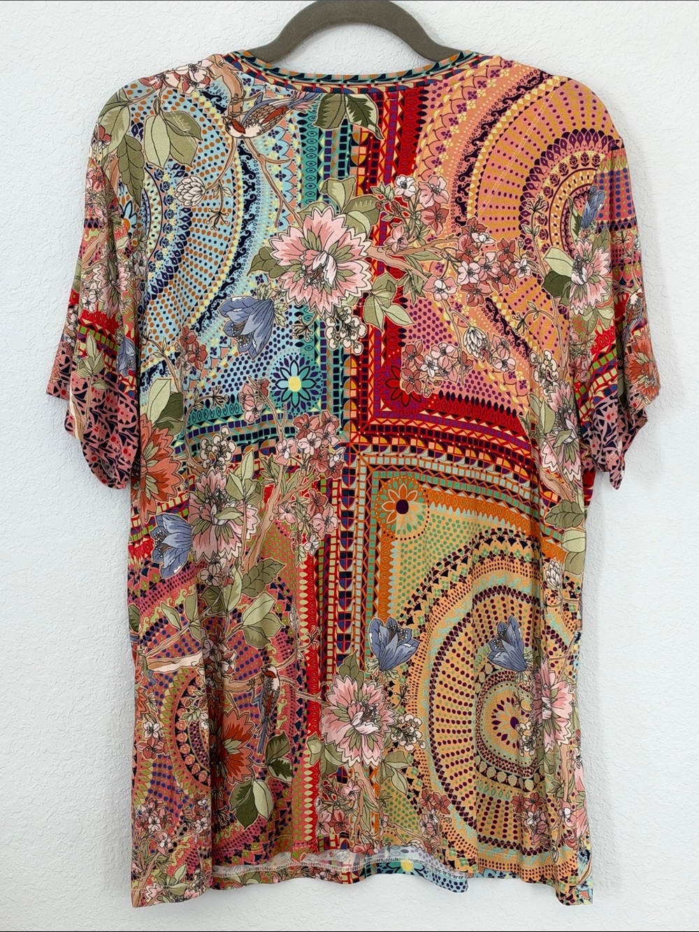 Johnny Was Los Angeles XL Floral Boho Print V Neck Rayon Stretch Top - Picture 3 of 4